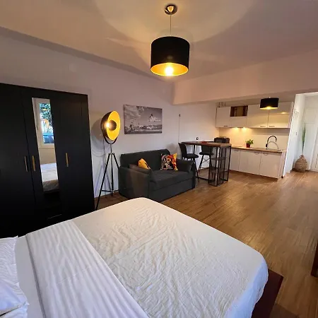 Blue View 아파트 *